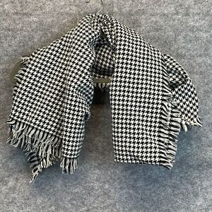 MERONA Scarf Women's One Size Black White Houndstooth Acrylic Fringe Soft Knit